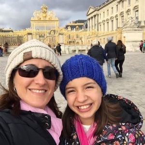 Meet your Posher, Annia